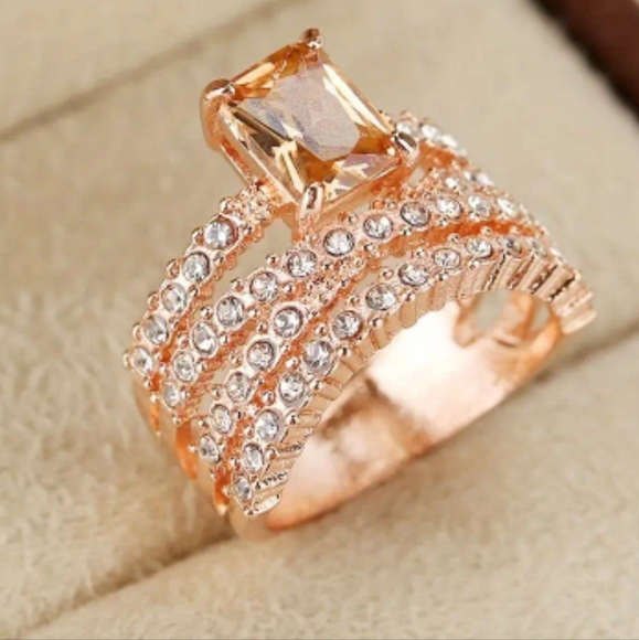 🔥🔥BACK IN STOCK🔥🔥Sparkling Morganite Women's Rose Gold Plated Winding Ring - Picture 4 of 16